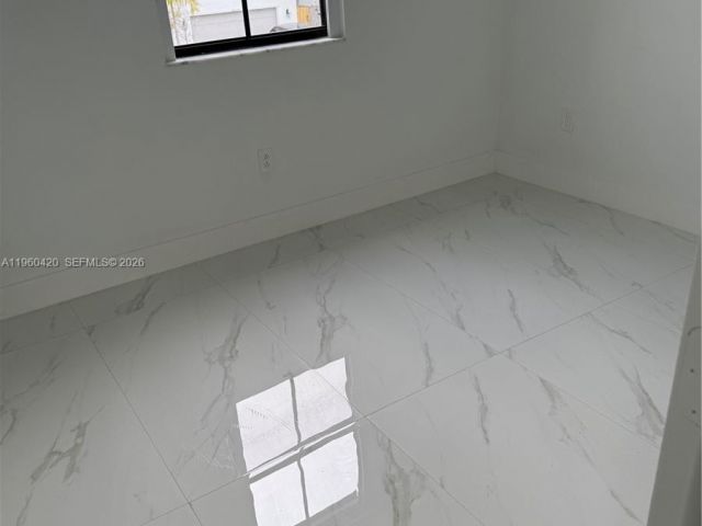 Дом в аренду по адресу 28519 SW 134th Ct 28519 - фото 7477898