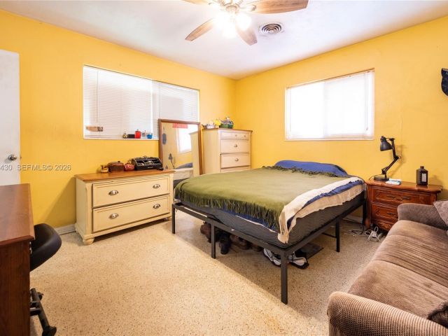 Продажа дома по адресу 600 SW 11th Ave - фото 7365369