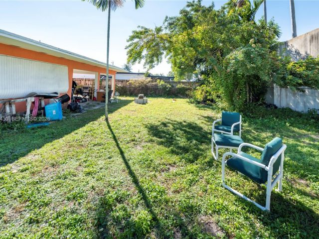 Продажа дома по адресу 600 SW 11th Ave - фото 7365370