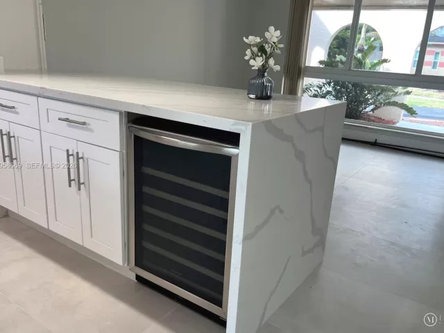 Дом в аренду по адресу 9200 SW 54th St - фото 7391160