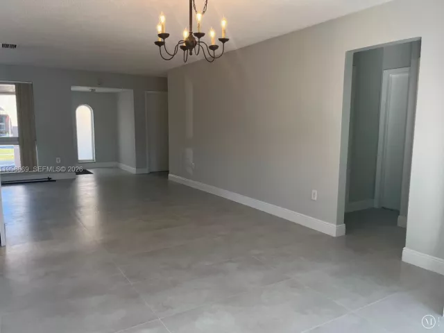 Дом в аренду по адресу 9200 SW 54th St - фото 7391163