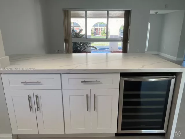 Дом в аренду по адресу 9200 SW 54th St - фото 7391164