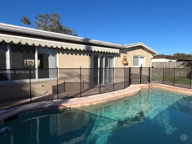 Дом в аренду по адресу 9200 SW 54th St - фото 7391167