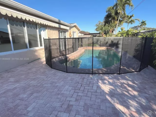 Дом в аренду по адресу 9200 SW 54th St - фото 7391151