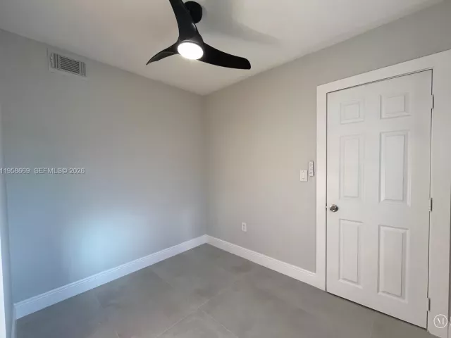 Дом в аренду по адресу 9200 SW 54th St - фото 7391154