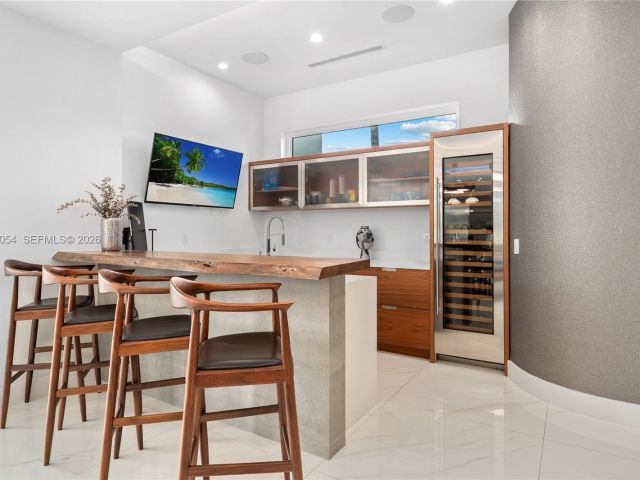 Продажа дома по адресу 12880 N Bayshore Dr - фото 7509681