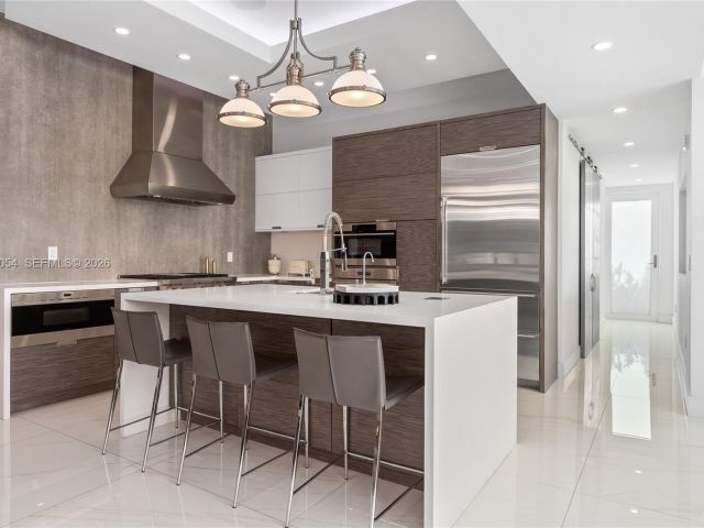 Продажа дома по адресу 12880 N Bayshore Dr - фото 7509682