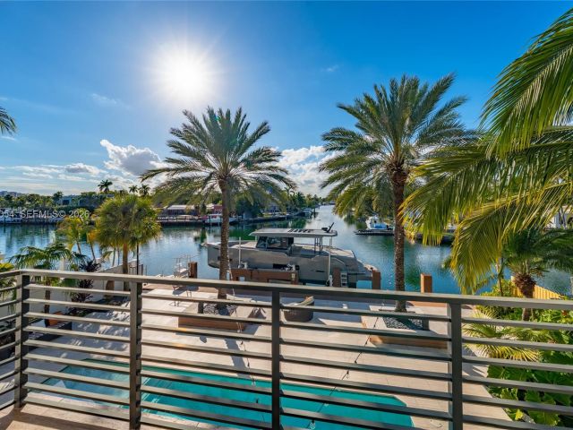 Продажа дома по адресу 12880 N Bayshore Dr - фото 7509685