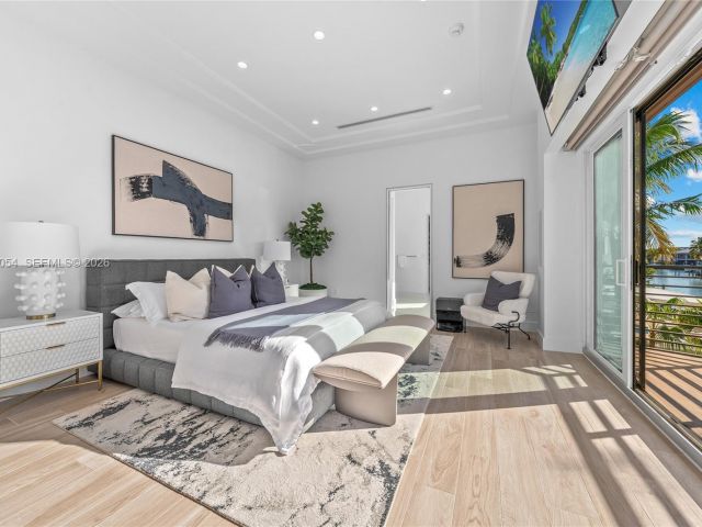 Продажа дома по адресу 12880 N Bayshore Dr - фото 7509692