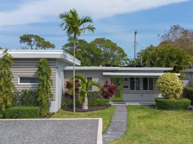 Продажа дома по адресу 1324 NE 14th Ave - фото 7410384