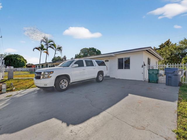 Продажа дома по адресу 20 NE 215th St - фото 7427847