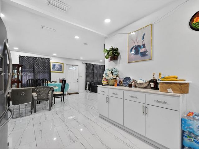 Продажа дома по адресу 20 NE 215th St - фото 7427849