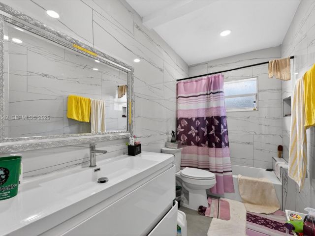 Продажа дома по адресу 20 NE 215th St - фото 7427854