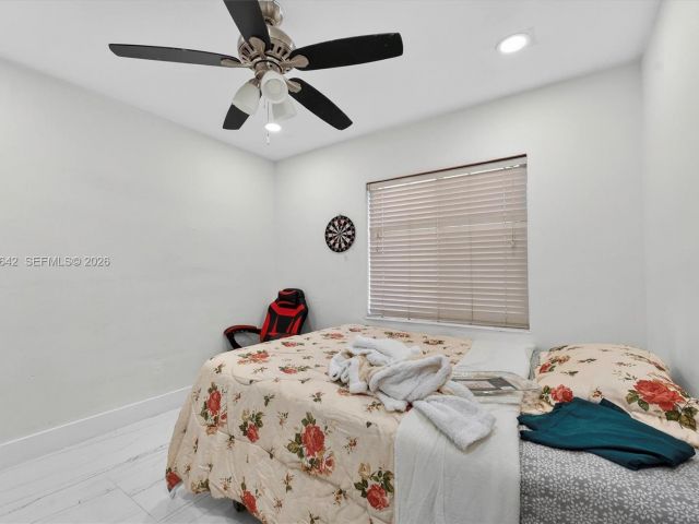 Продажа дома по адресу 20 NE 215th St - фото 7427855