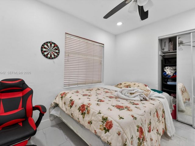 Продажа дома по адресу 20 NE 215th St - фото 7427856