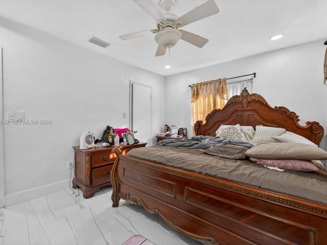 Продажа дома по адресу 20 NE 215th St - фото 7427859