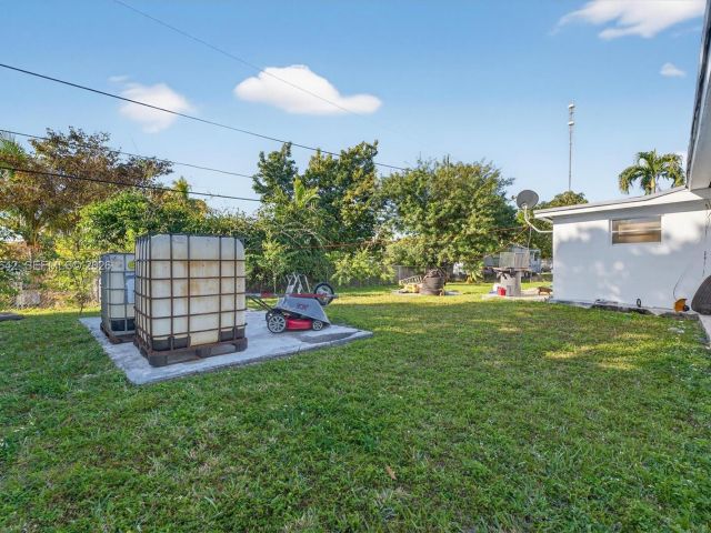 Продажа дома по адресу 20 NE 215th St - фото 7427863