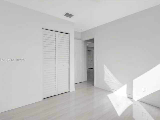 Продажа дома по адресу 528 NW 3rd Ct - фото 7376370