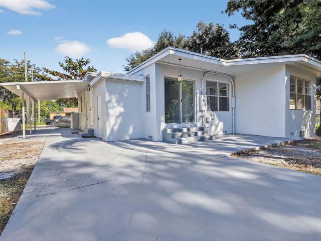 Продажа дома по адресу 870 NE 144th St - фото 7365634