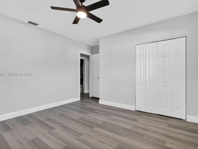 Продажа дома по адресу 870 NE 144th St - фото 7365639