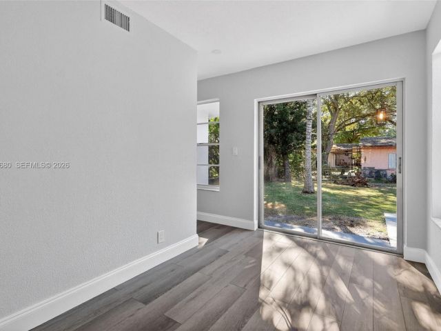 Продажа дома по адресу 870 NE 144th St - фото 7365653