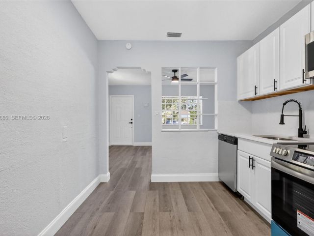 Продажа дома по адресу 870 NE 144th St - фото 7365654