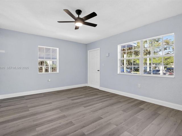 Продажа дома по адресу 870 NE 144th St - фото 7365661