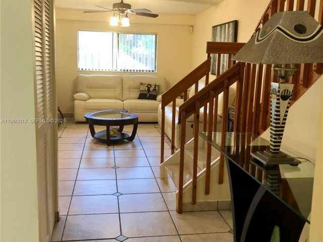 Дом в аренду по адресу 1422 Amanda St 1422 - фото 7474186