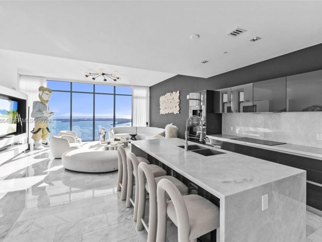 Продажа квартиры #4401 - фото 7408525