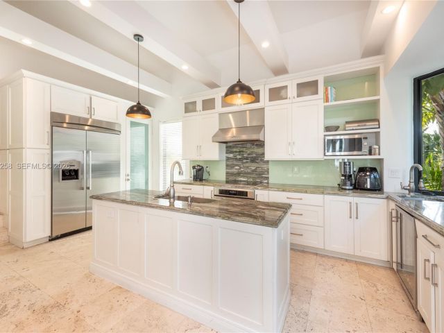 Дом в аренду по адресу 650 Curtiswood Dr - фото 7366183