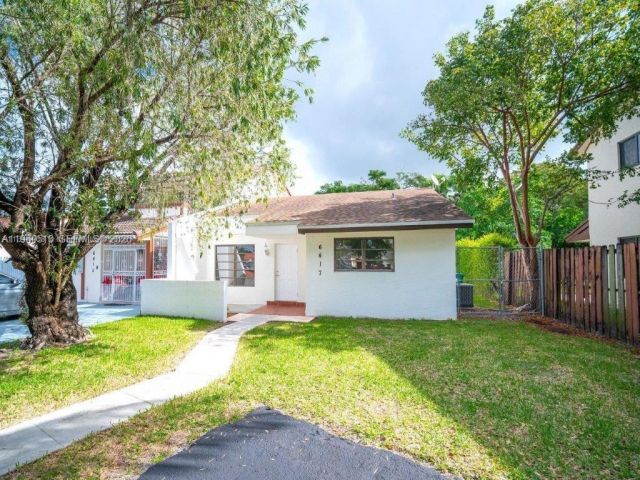 Продажа дома по адресу 6417 SW 135th Ave - фото 7524756