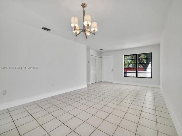 Продажа дома по адресу 6417 SW 135th Ave - фото 7524758