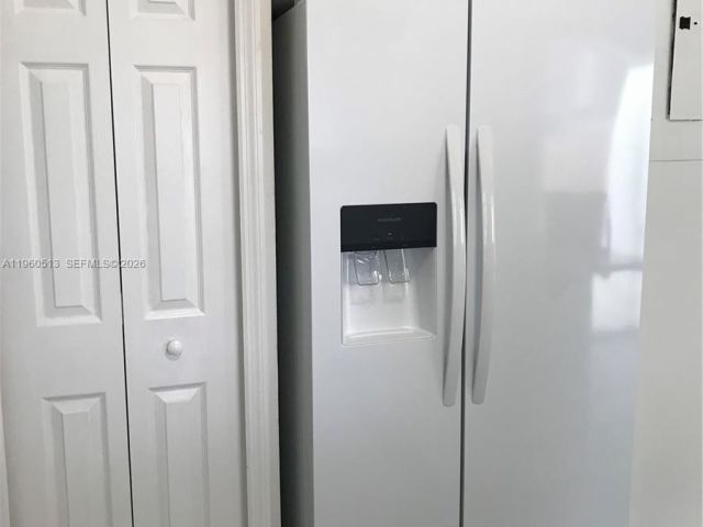 Продажа дома по адресу 6417 SW 135th Ave - фото 7524761