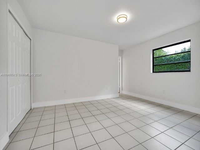 Продажа дома по адресу 6417 SW 135th Ave - фото 7524763