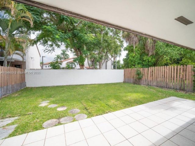 Продажа дома по адресу 6417 SW 135th Ave - фото 7524771