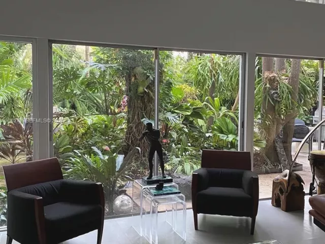 Дом в аренду по адресу 2485 Inagua Ave - фото 7371210