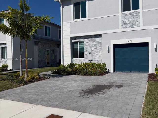 Дом в аренду по адресу 679 SE 13th St Cir 679 - фото 7485651