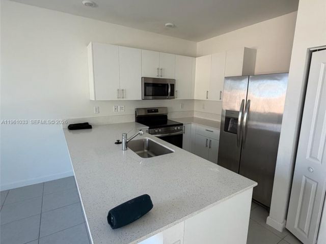 Дом в аренду по адресу 679 SE 13th St Cir 679 - фото 7485660