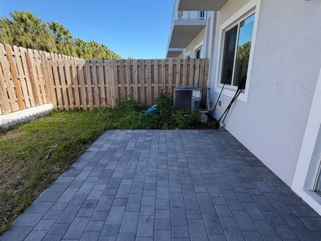 Дом в аренду по адресу 679 SE 13th St Cir 679 - фото 7485663