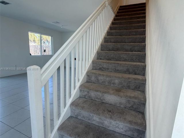 Дом в аренду по адресу 679 SE 13th St Cir 679 - фото 7485665