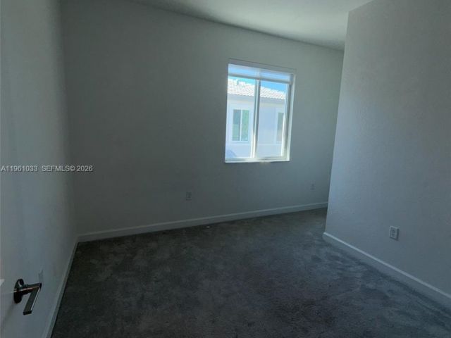 Дом в аренду по адресу 679 SE 13th St Cir 679 - фото 7485680