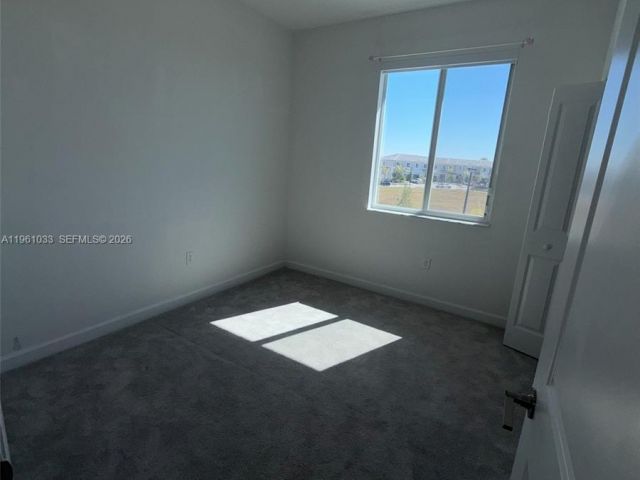 Дом в аренду по адресу 679 SE 13th St Cir 679 - фото 7485684