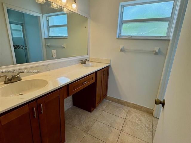 Дом в аренду по адресу 15430 NW 12th Ct 0 - фото 7455426