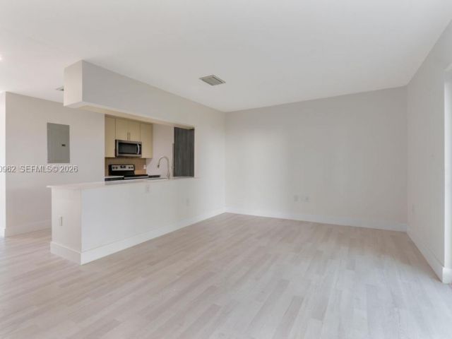 Дом в аренду по адресу 2767 NW 191st Ter 0 - фото 7485362