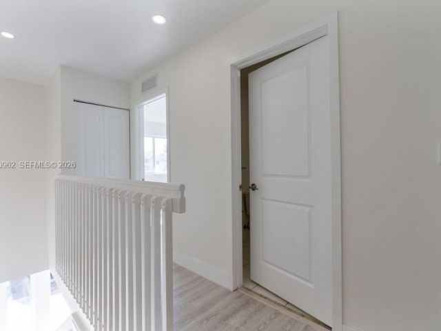 Дом в аренду по адресу 2767 NW 191st Ter 0 - фото 7485366