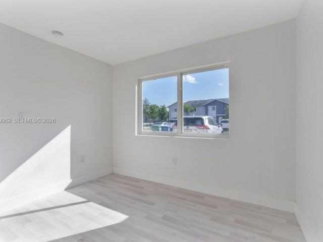 Дом в аренду по адресу 2767 NW 191st Ter 0 - фото 7485368