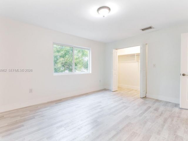 Дом в аренду по адресу 2767 NW 191st Ter 0 - фото 7485372