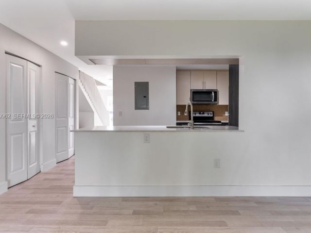 Дом в аренду по адресу 2767 NW 191st Ter 0 - фото 7485374