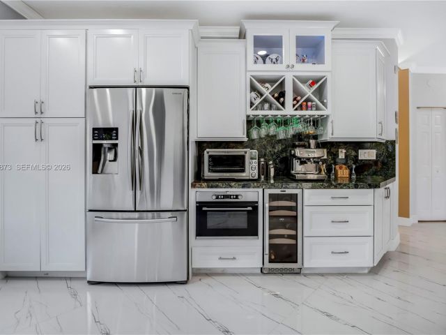 Продажа дома по адресу 2680 SW 142nd Ave - фото 7449105