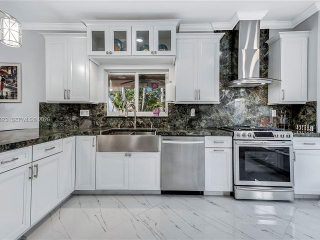 Продажа дома по адресу 2680 SW 142nd Ave - фото 7449106